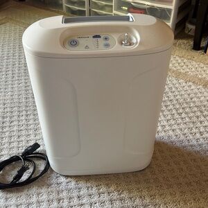 White at home Portable Oxygen Concentrator